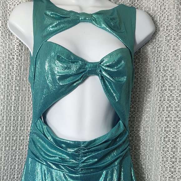 Elliatt Shimmering Teal Bow Dress - Picture 2 of 16